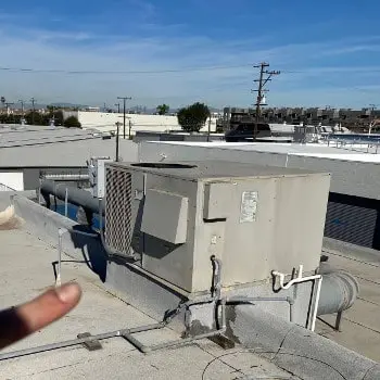 Commercial air conditioning repair in Irvine